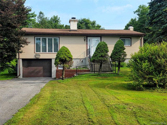 84 W Pine Road, Staatsburg, NY 12580