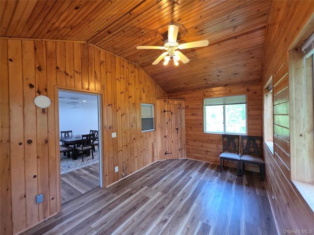 84 W Pine Road, Staatsburg, NY 12580