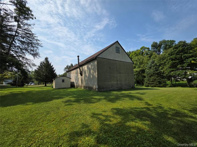 84 W Pine Road, Staatsburg, NY 12580