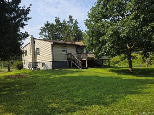 84 W Pine Road, Staatsburg, NY 12580