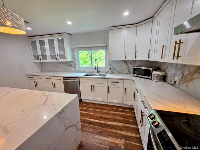 84 W Pine Road, Staatsburg, NY 12580