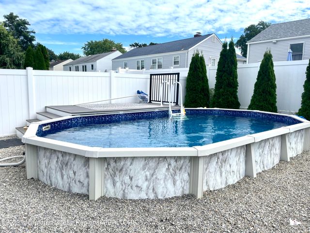 1414 Treeneedle Road, Point Pleasant, NJ 08742
