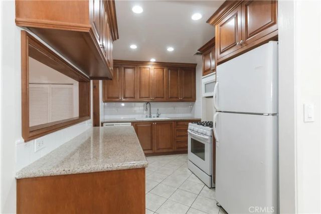 6313 Bluebell Avenue, North Hollywood, CA 91606