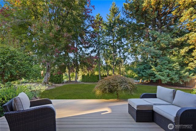 10 Tulalip Ky, Bellevue, WA 98006