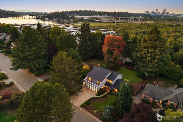 10 Tulalip Ky, Bellevue, WA 98006