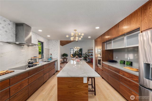 10 Tulalip Ky, Bellevue, WA 98006