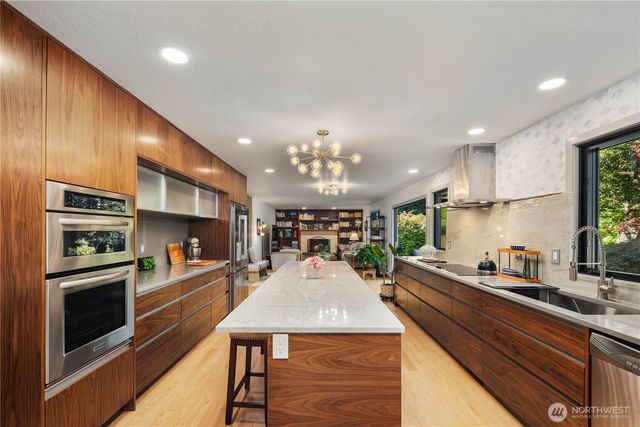 10 Tulalip Ky, Bellevue, WA 98006