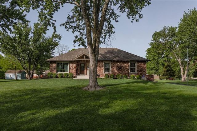 8918 Millstone Drive, Lenexa, KS 66220