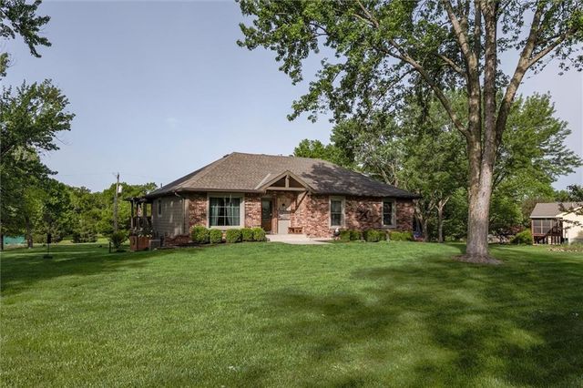 8918 Millstone Drive, Lenexa, KS 66220