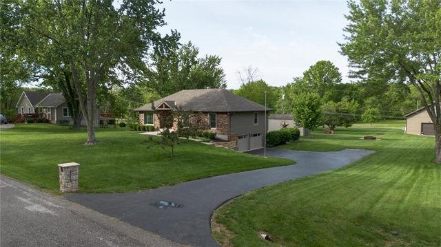 8918 Millstone Drive, Lenexa, KS 66220