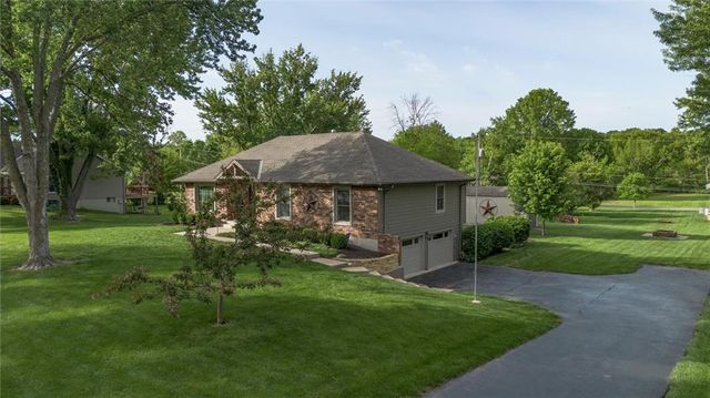 8918 Millstone Drive, Lenexa, KS 66220