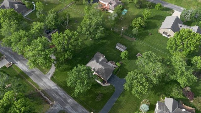 8918 Millstone Drive, Lenexa, KS 66220