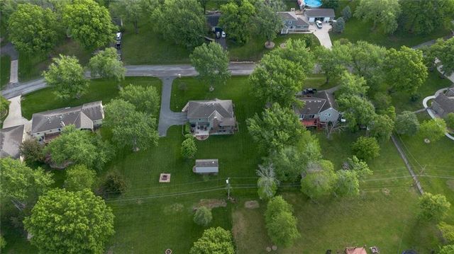 8918 Millstone Drive, Lenexa, KS 66220