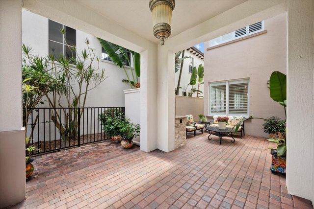 208 Glacier Street, Palm Beach Gardens, FL 33410