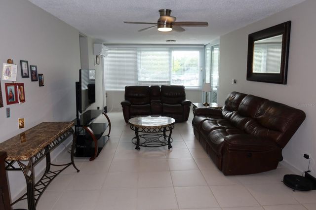 5 LAGUNA GARDENS, Carolina, PR 00979