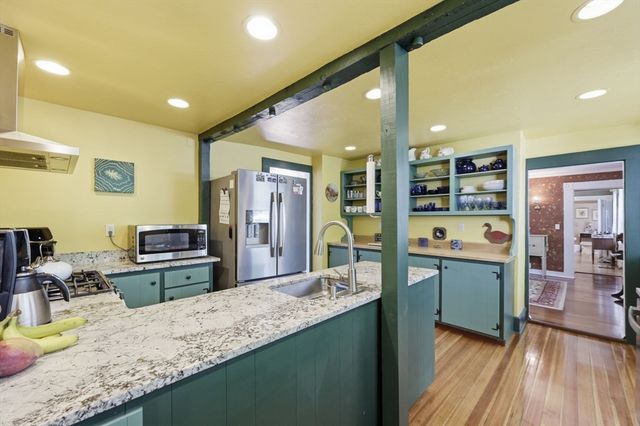 204 Village St, Medway, MA 02053