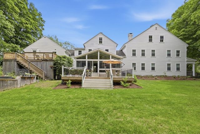 204 Village St, Medway, MA 02053