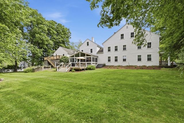 204 Village St, Medway, MA 02053