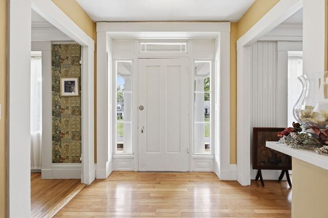 204 Village St, Medway, MA 02053