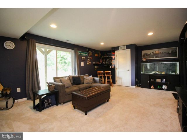 33 WALLACE ST, Mount Holly, NJ 08060