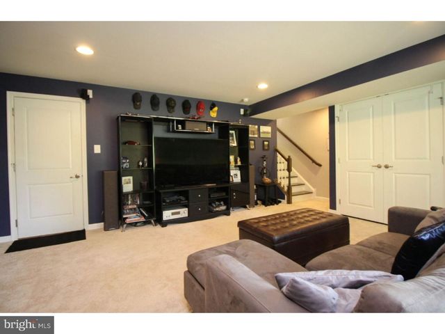 33 WALLACE ST, Mount Holly, NJ 08060