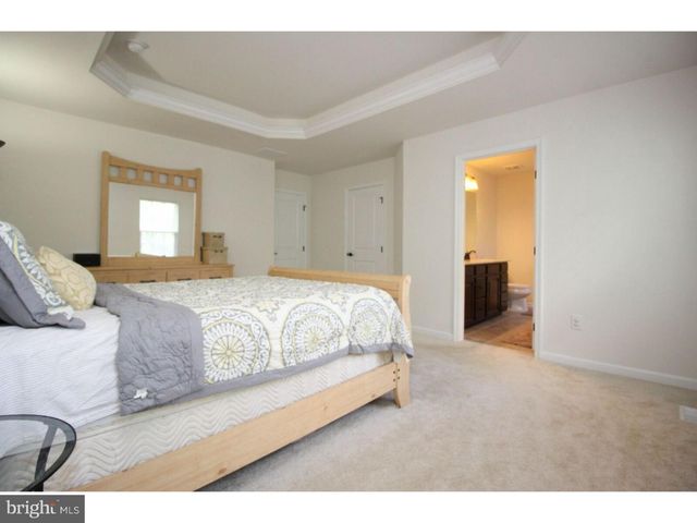 33 WALLACE ST, Mount Holly, NJ 08060
