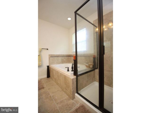 33 WALLACE ST, Mount Holly, NJ 08060