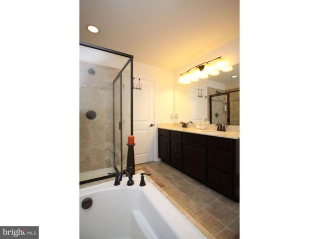 33 WALLACE ST, Mount Holly, NJ 08060