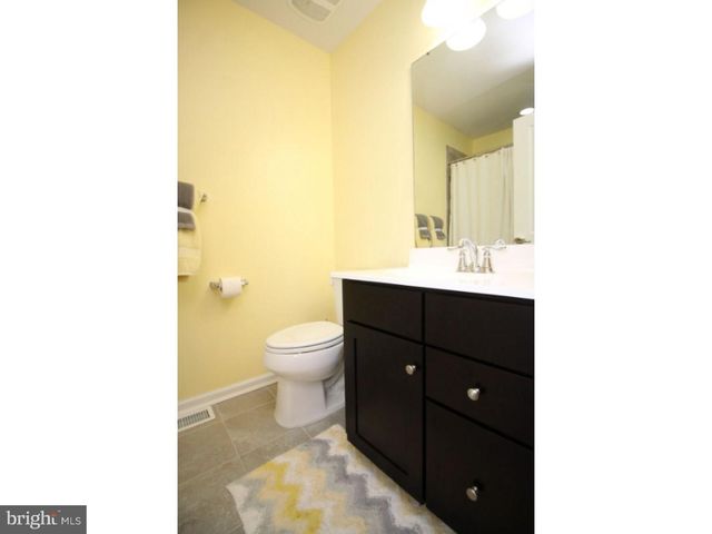 33 WALLACE ST, Mount Holly, NJ 08060