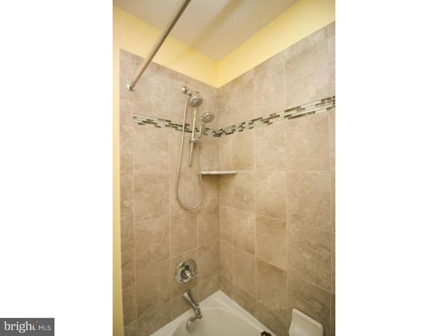 33 WALLACE ST, Mount Holly, NJ 08060