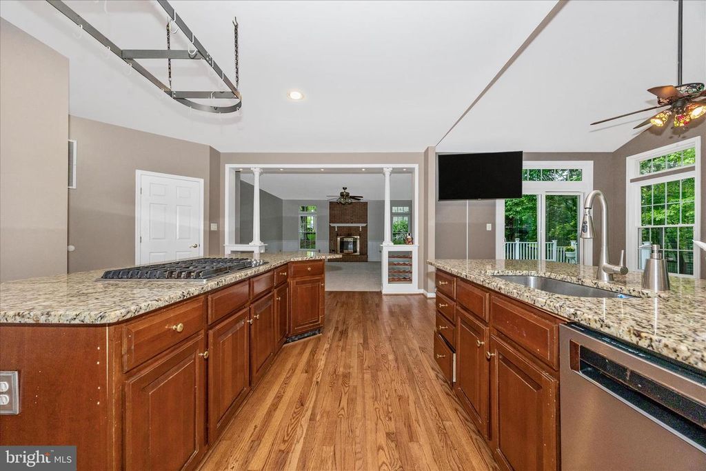 Image 10 of property listing at 6463 FOREST HILLS CT, Frederick, MD 21701