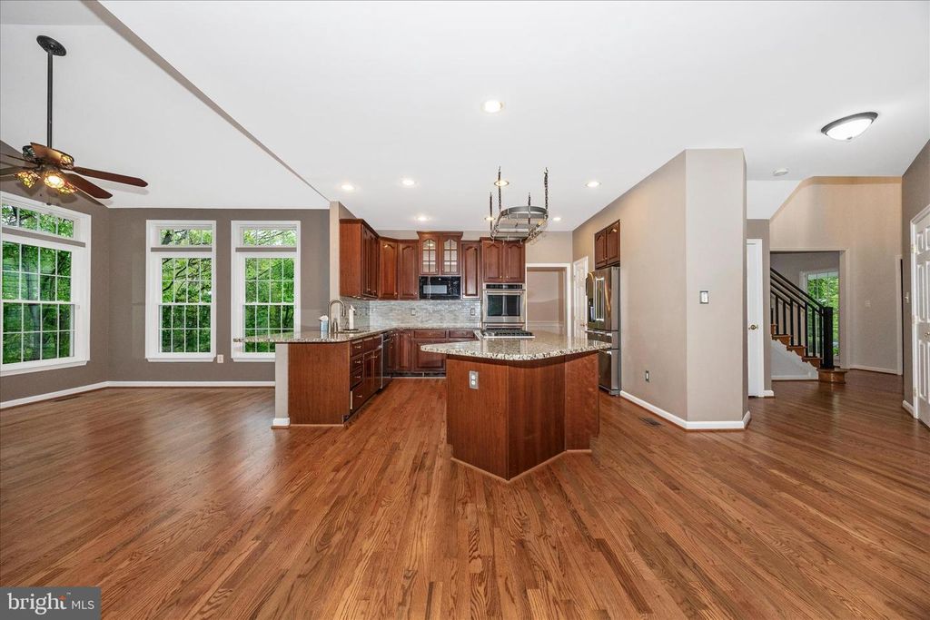 Image 11 of property listing at 6463 FOREST HILLS CT, Frederick, MD 21701