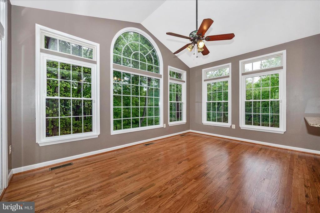 Image 12 of property listing at 6463 FOREST HILLS CT, Frederick, MD 21701