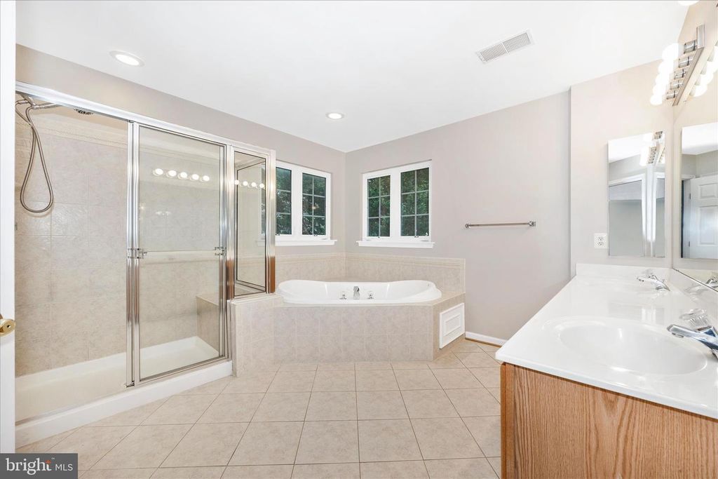 Image 26 of property listing at 6463 FOREST HILLS CT, Frederick, MD 21701