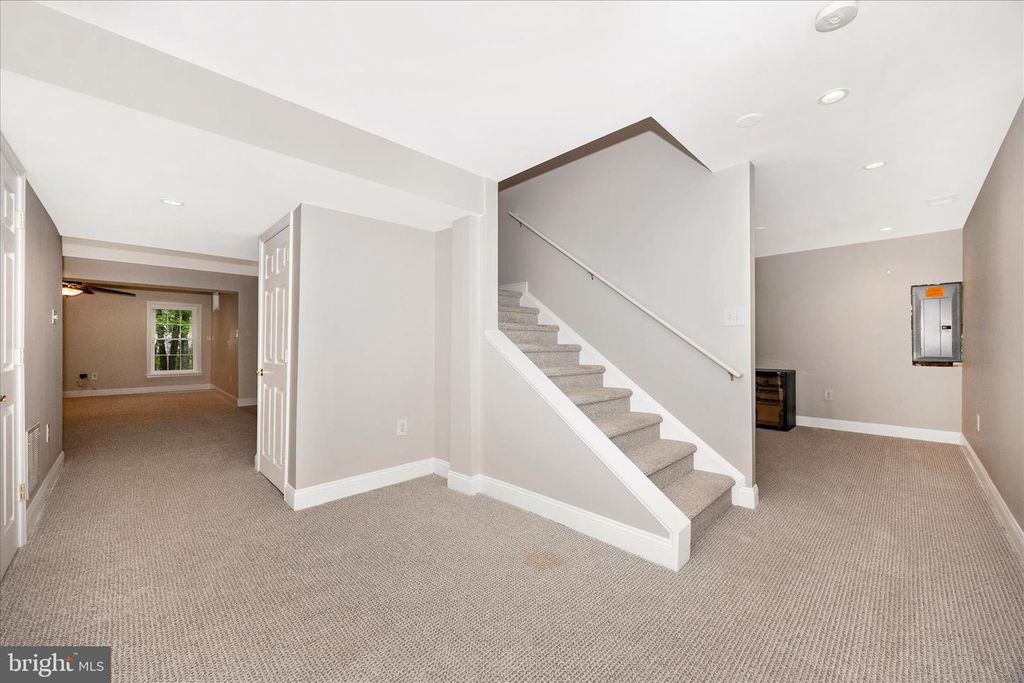 Image 34 of property listing at 6463 FOREST HILLS CT, Frederick, MD 21701