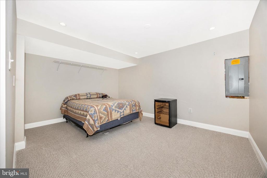 Image 35 of property listing at 6463 FOREST HILLS CT, Frederick, MD 21701