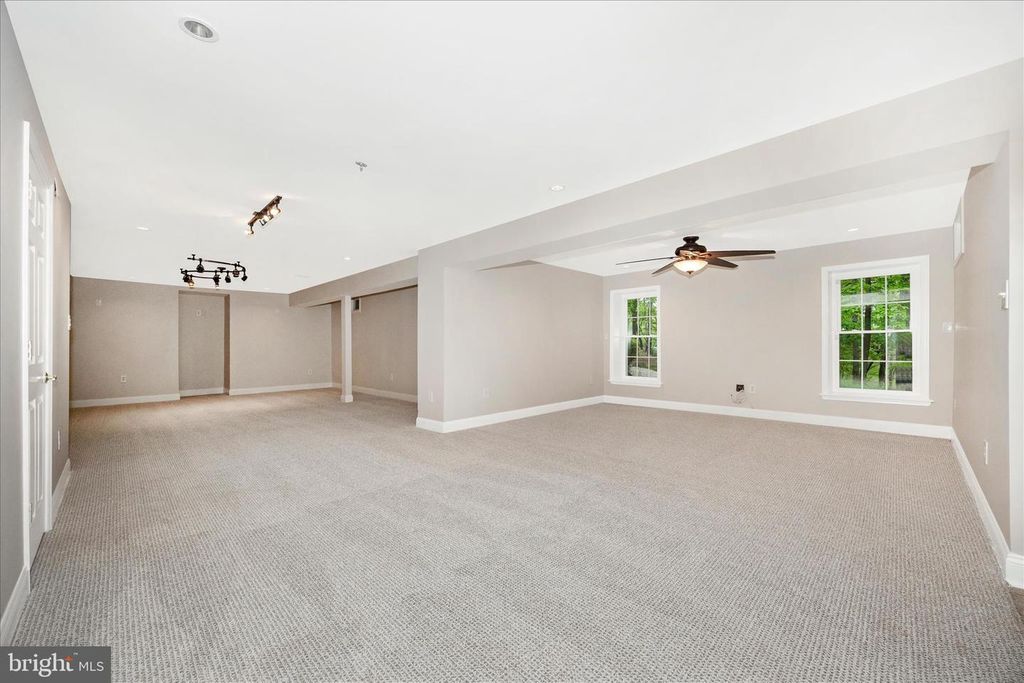 Image 38 of property listing at 6463 FOREST HILLS CT, Frederick, MD 21701