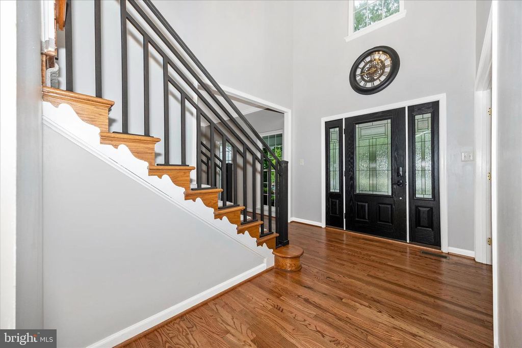 Image 3 of property listing at 6463 FOREST HILLS CT, Frederick, MD 21701