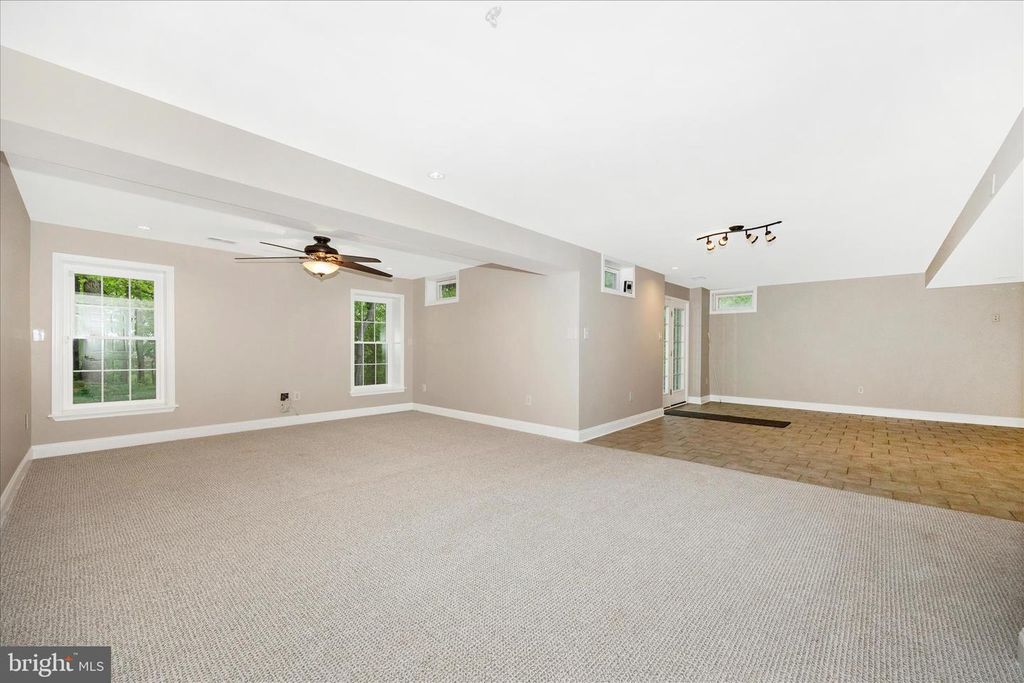 Image 39 of property listing at 6463 FOREST HILLS CT, Frederick, MD 21701