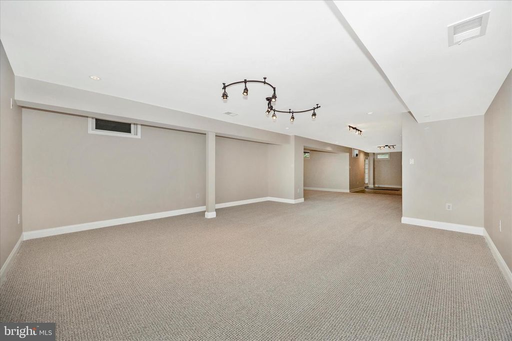 Image 40 of property listing at 6463 FOREST HILLS CT, Frederick, MD 21701