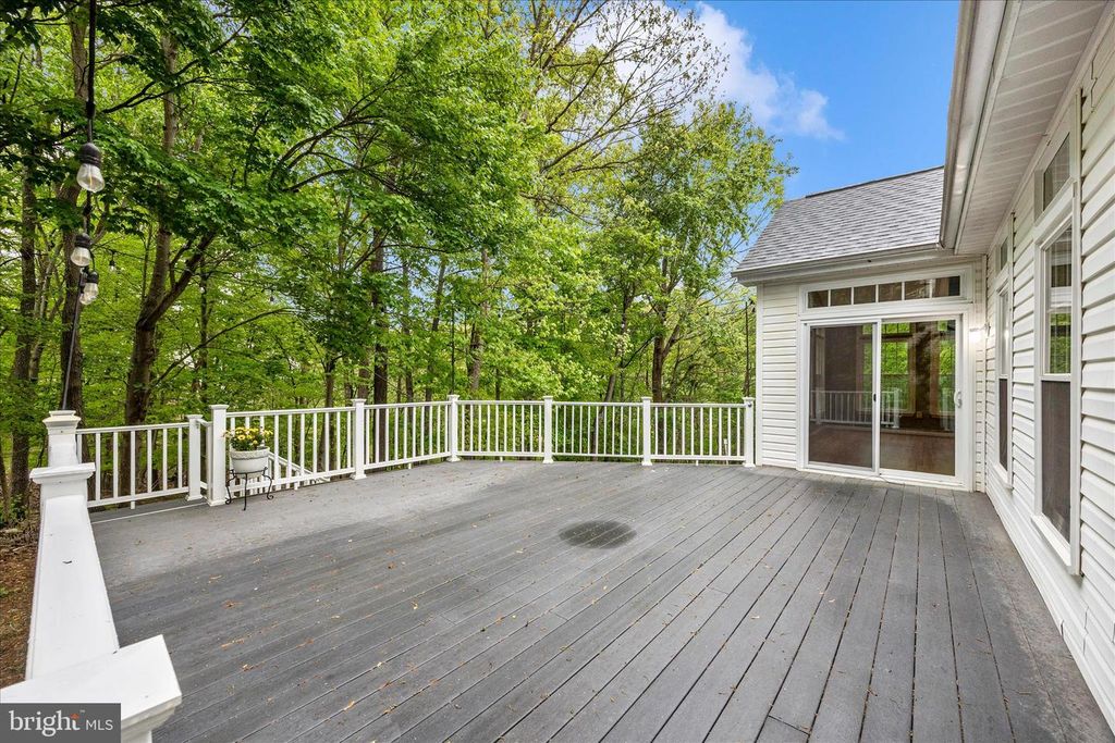 Image 45 of property listing at 6463 FOREST HILLS CT, Frederick, MD 21701