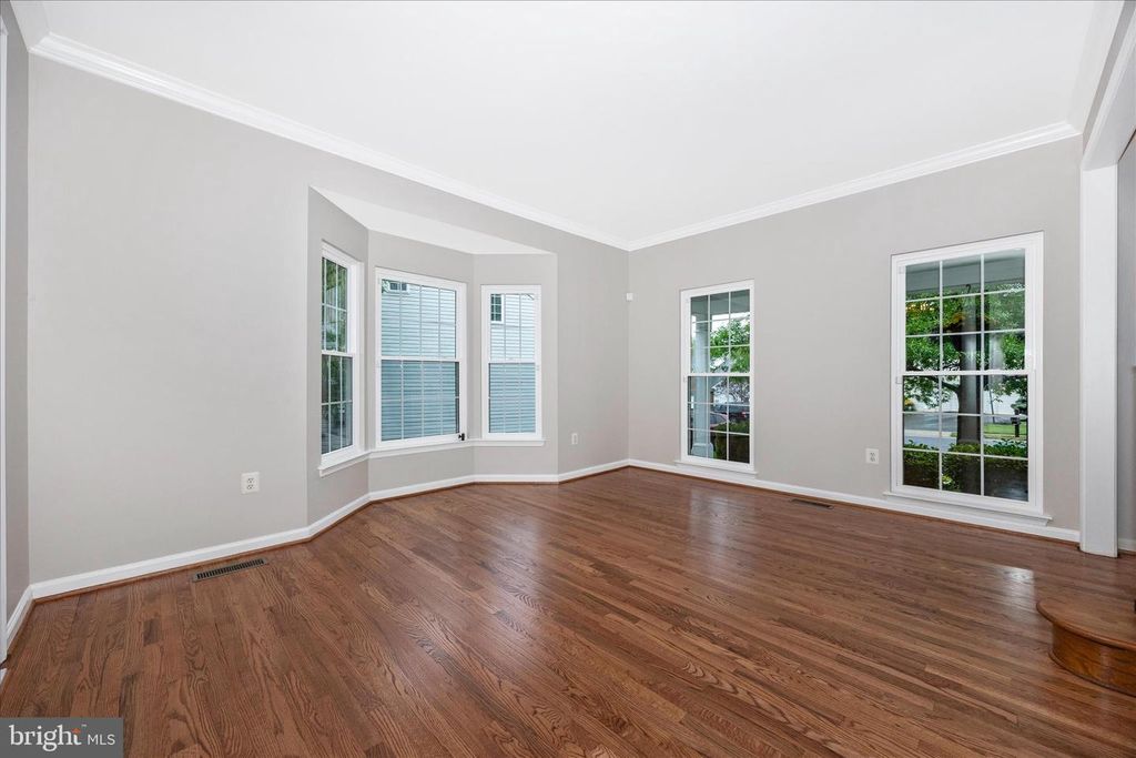 Image 4 of property listing at 6463 FOREST HILLS CT, Frederick, MD 21701