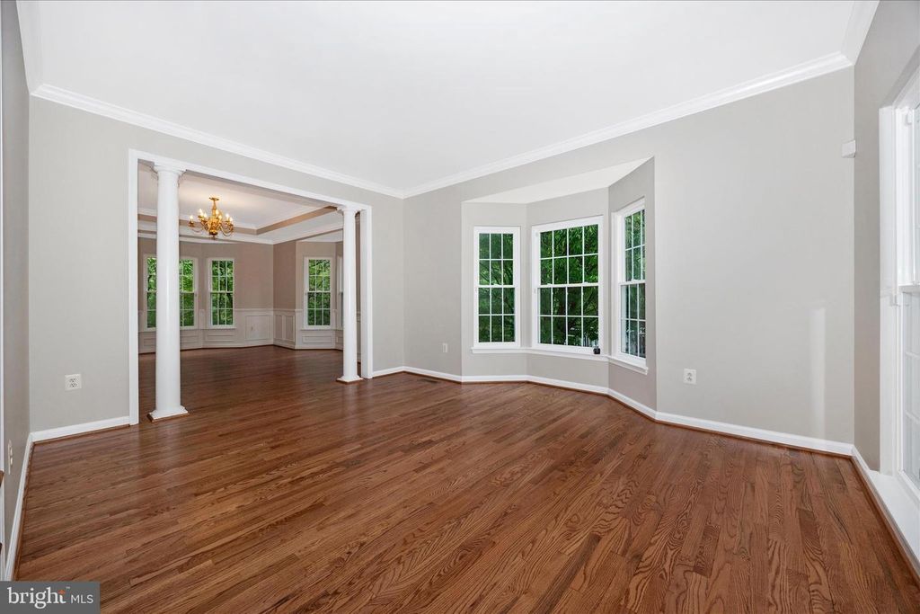 Image 5 of property listing at 6463 FOREST HILLS CT, Frederick, MD 21701