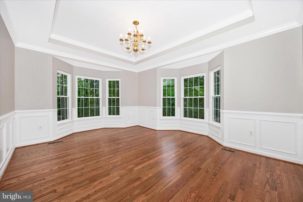 Image 6 of property listing at 6463 FOREST HILLS CT, Frederick, MD 21701