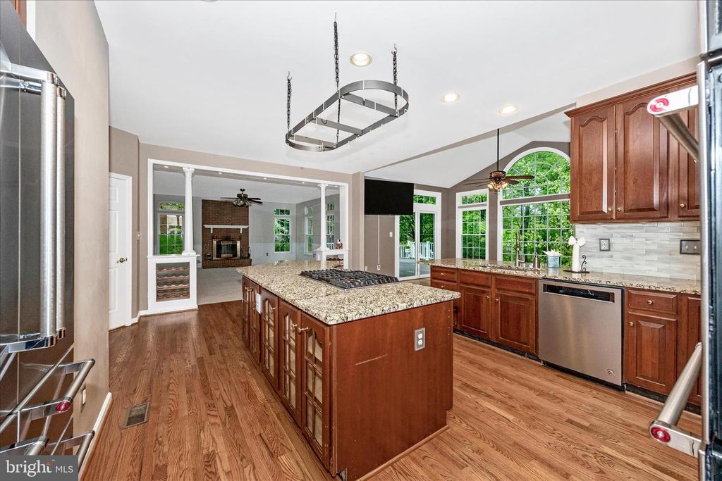 Image 8 of property listing at 6463 FOREST HILLS CT, Frederick, MD 21701