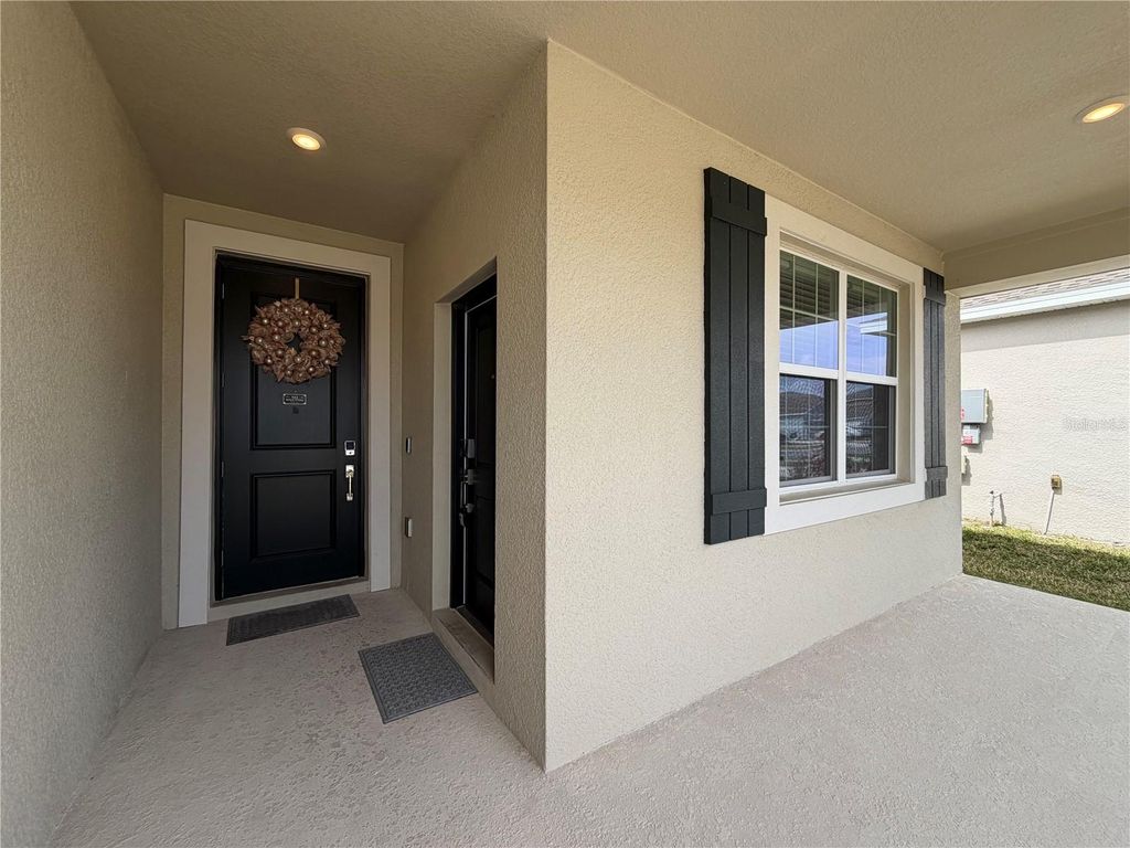 Image 3 of property listing at 652 GROVE STREET, Winter Haven, FL 33881