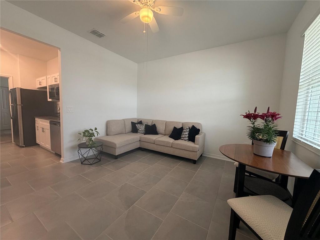 Image 4 of property listing at 652 GROVE STREET, Winter Haven, FL 33881