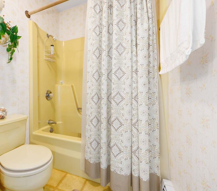 Image 21 of property listing at 2405 S Washington Street, Salem, IL 62881