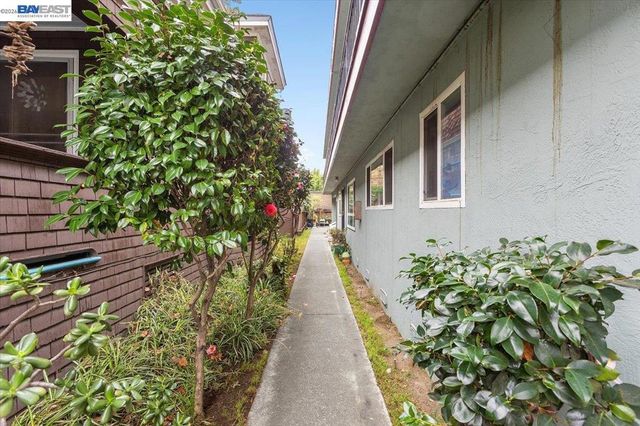 2050 Central Ave, Alameda, CA 94501