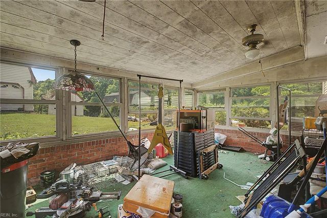 24209 Lovers LN, Windsor, VA 23487